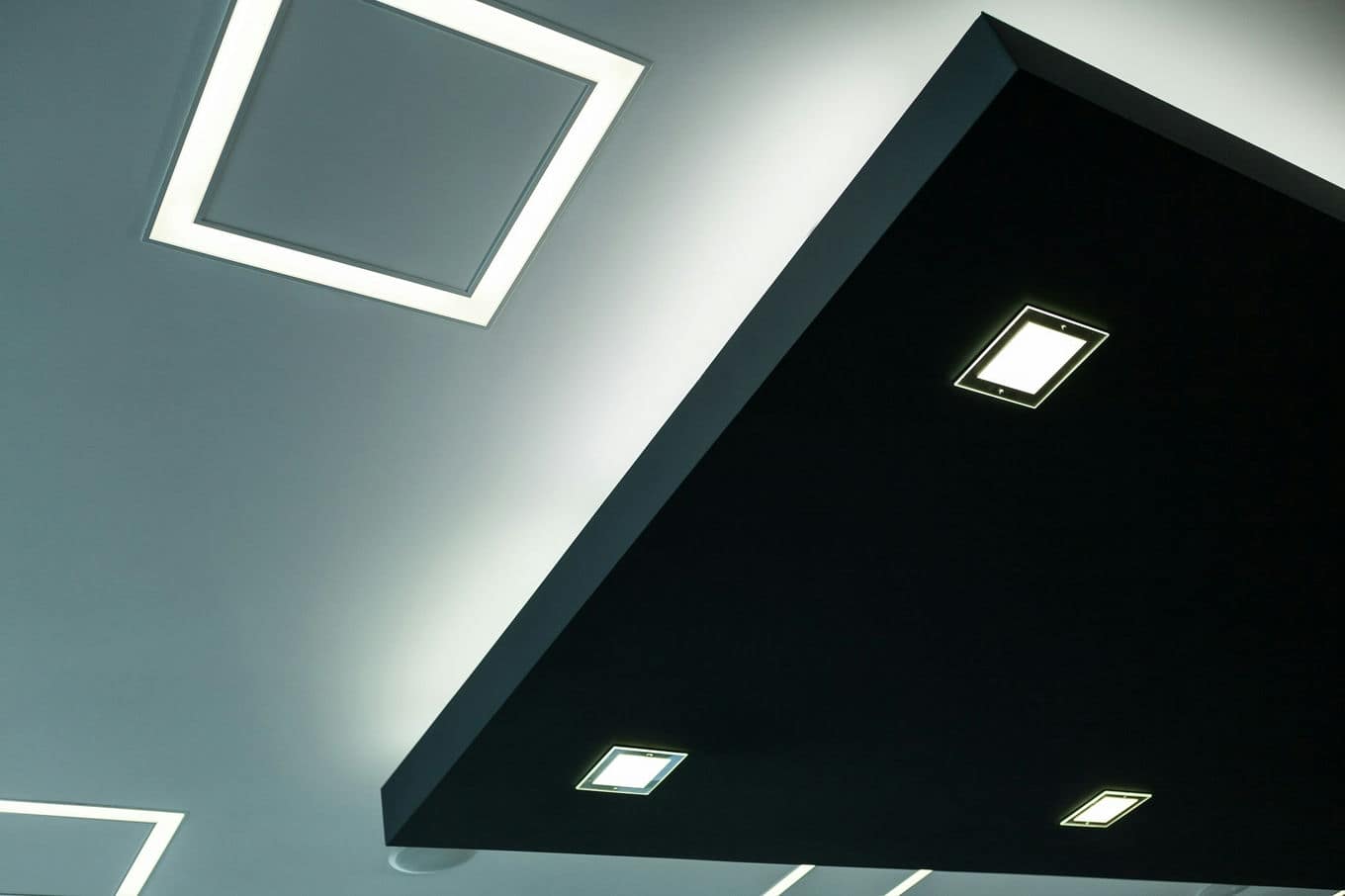 oświetlenie sufitowe LED